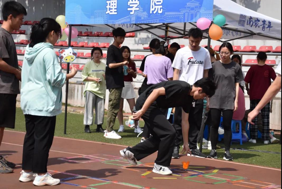 探球体育直播
